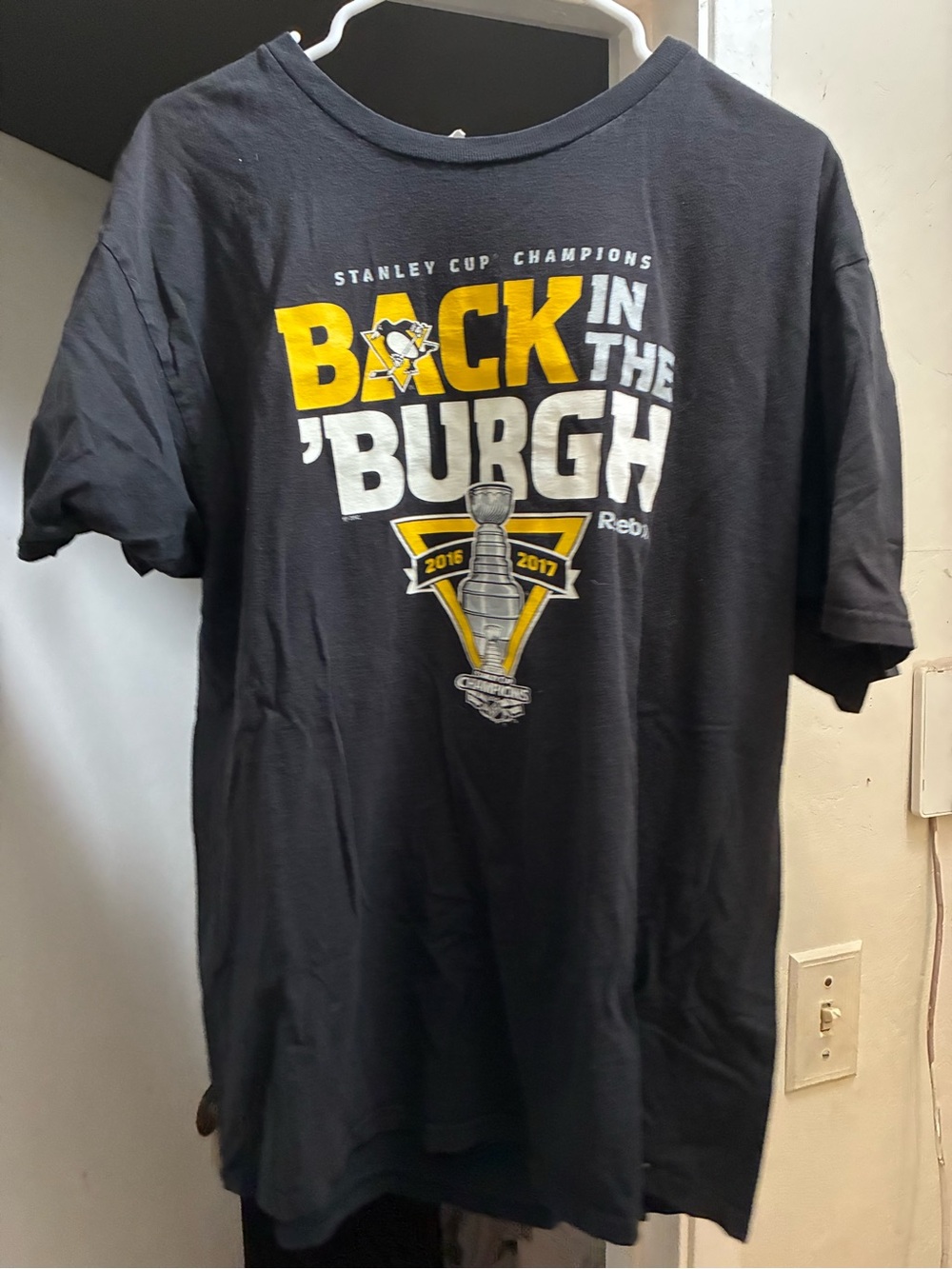 Reebok Men’s Black Graphic 'Back in the Burgh' Stanley Cup Tee